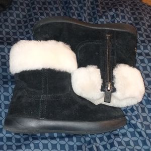A pair of Uggs for little girls